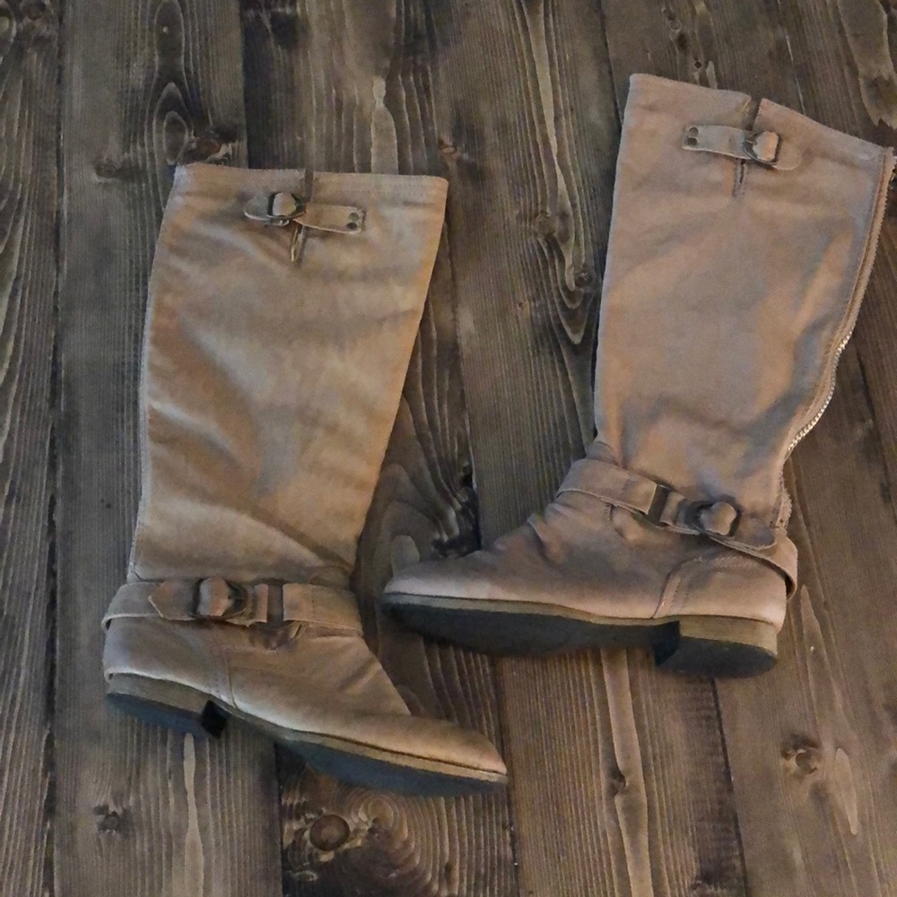 Tan boots